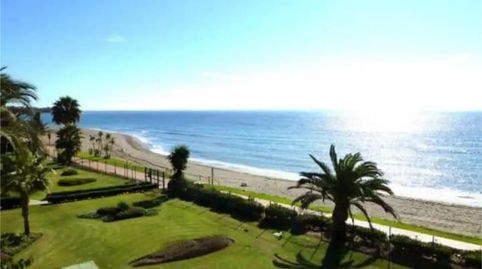 Foto 3 de Pis en venda a Urbanización Hacienda Beach, 11, El Velerín, Estepona