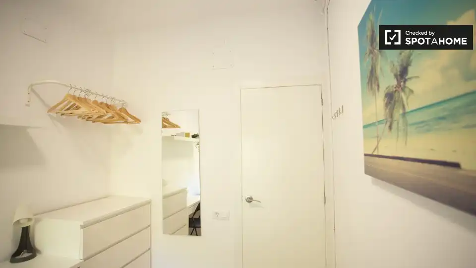 Bedroom of Flat for rent in Barcelona  with Air Conditioner, Heating and Furnished