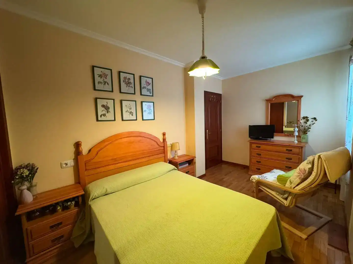 Schlafzimmer von Wohnung zum Verkauf in Viveiro