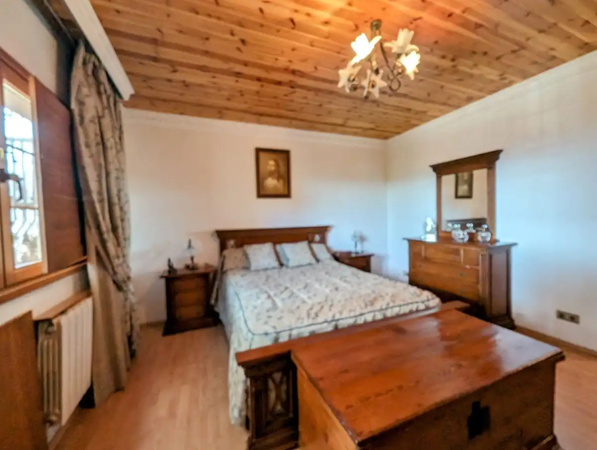Dormitori de Casa o xalet en venda en Loja amb Aire condicionat, Calefacció i Jardí privat