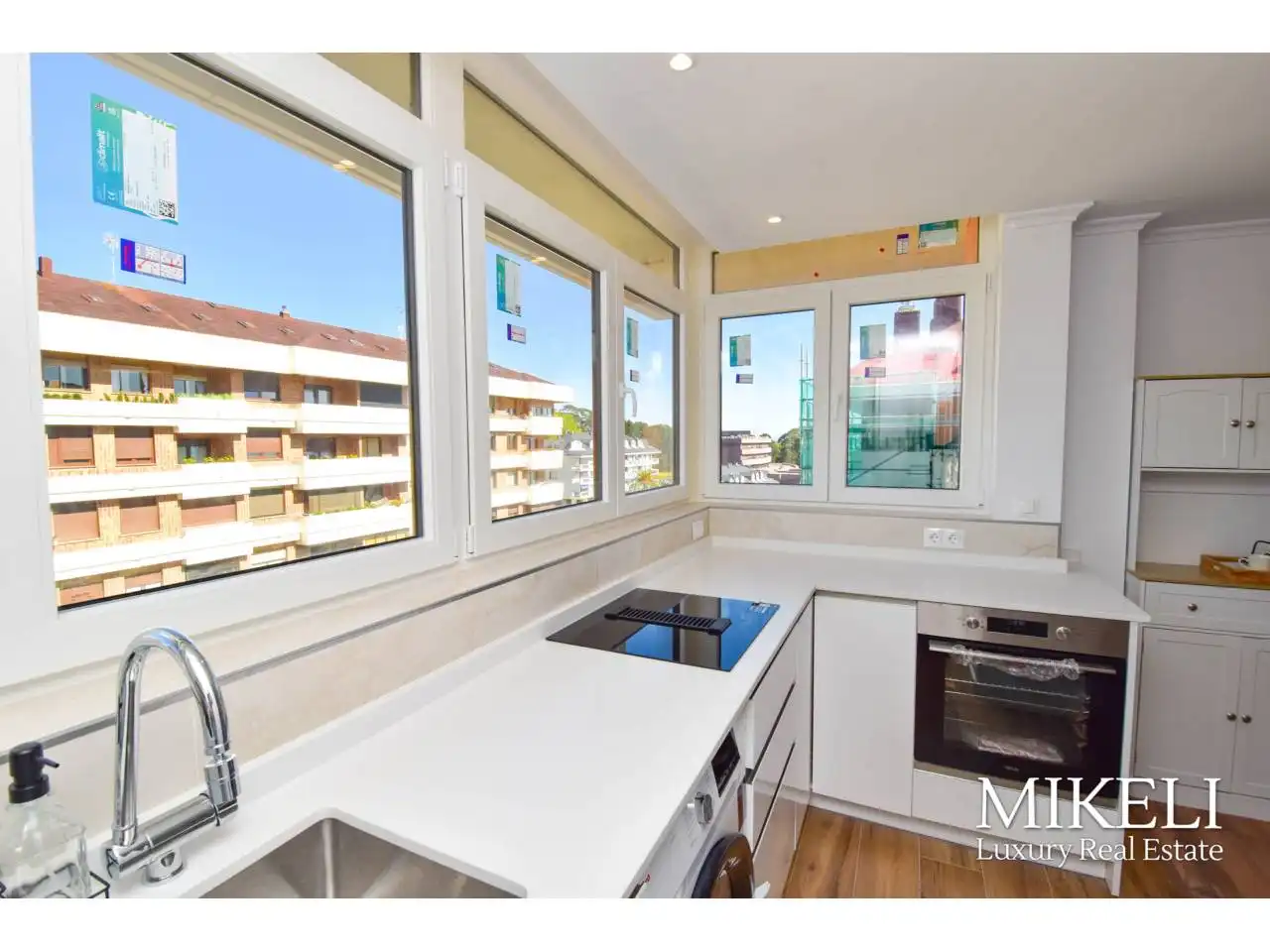Kitchen of Flat for rent in Valdenoja
