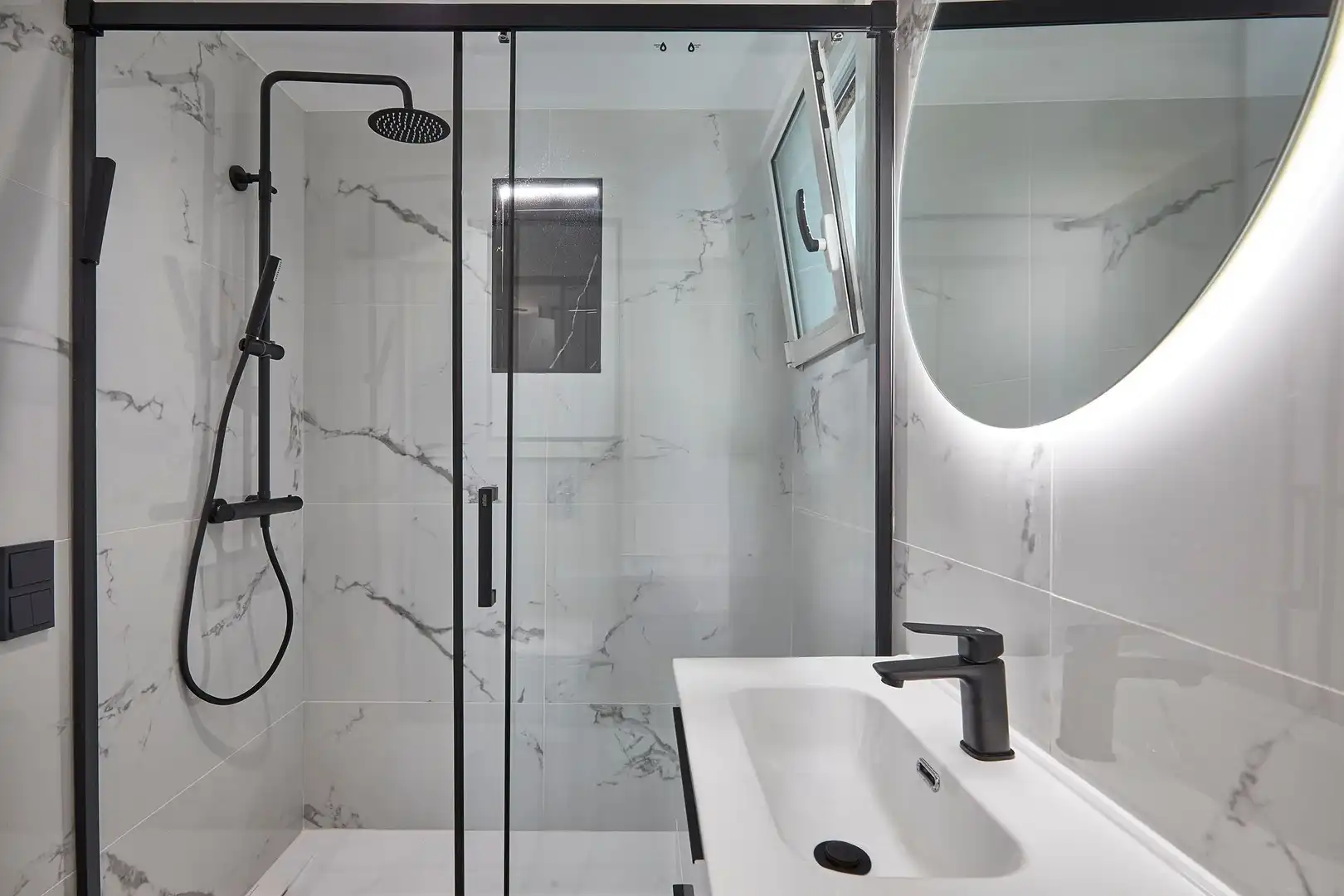Badezimmer von Wohnung zum Verkauf in Malgrat de Mar mit Klimaanlage, Heizung und Parkett