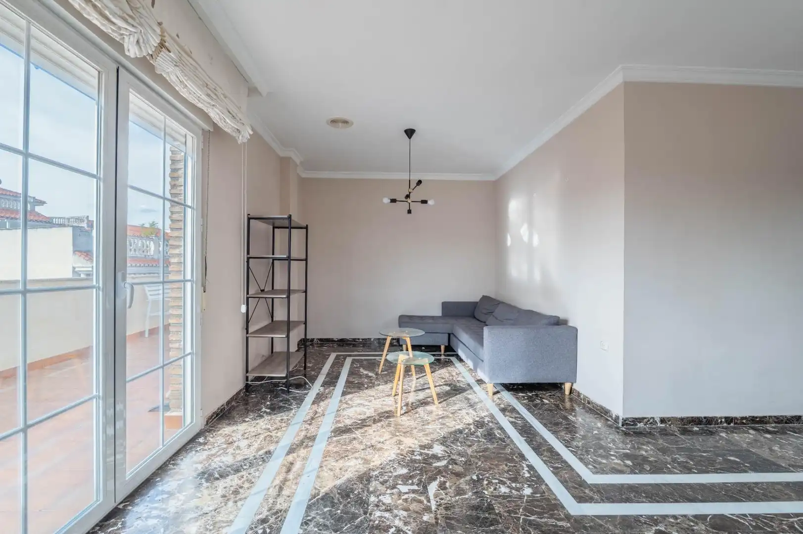 Wohnzimmer von Dachboden zum Verkauf in Maracena