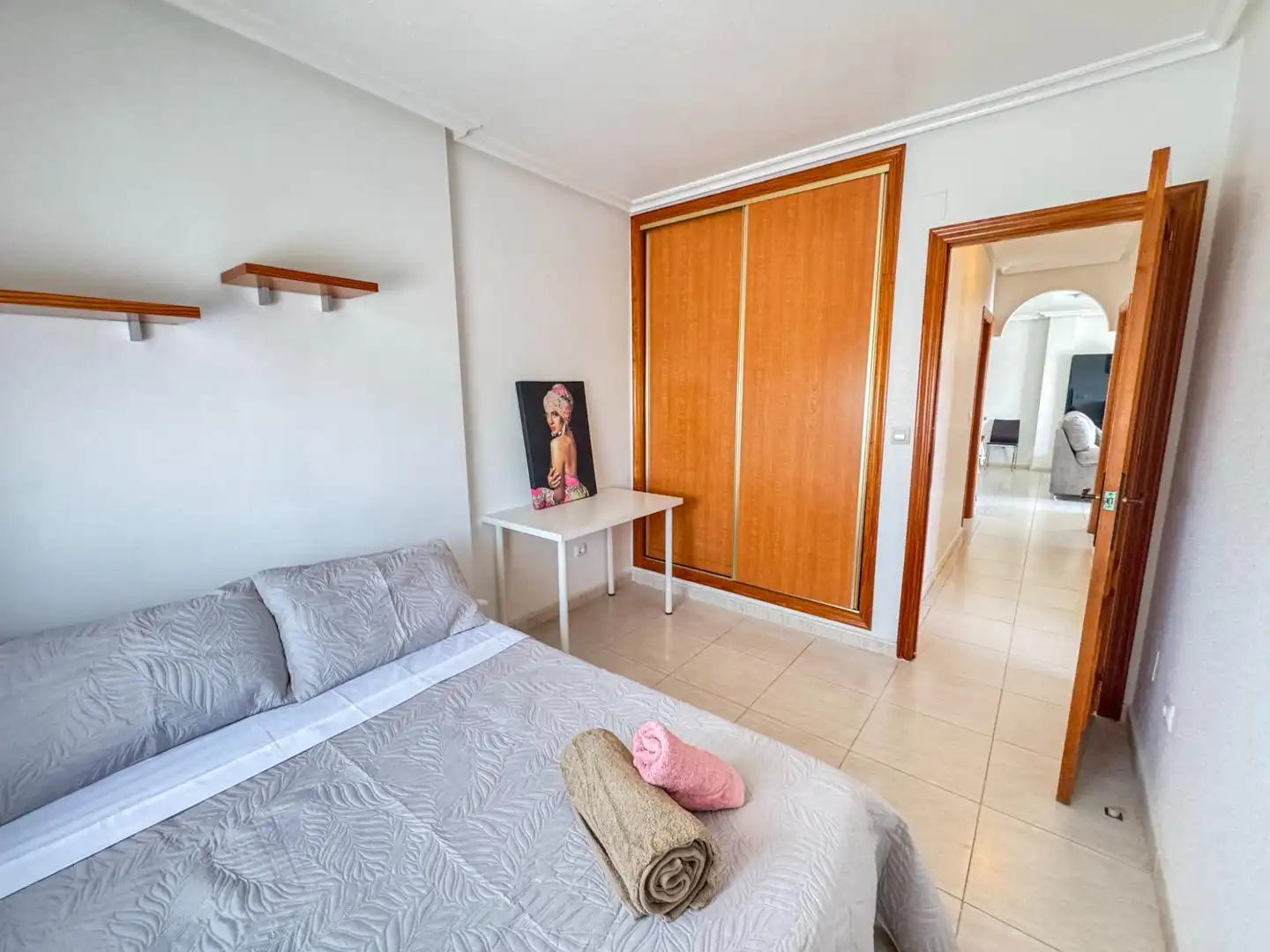 Habitación de Apartamento de alquiler en Orihuela con Aire acondicionado, Calefacción y Jardín privado
