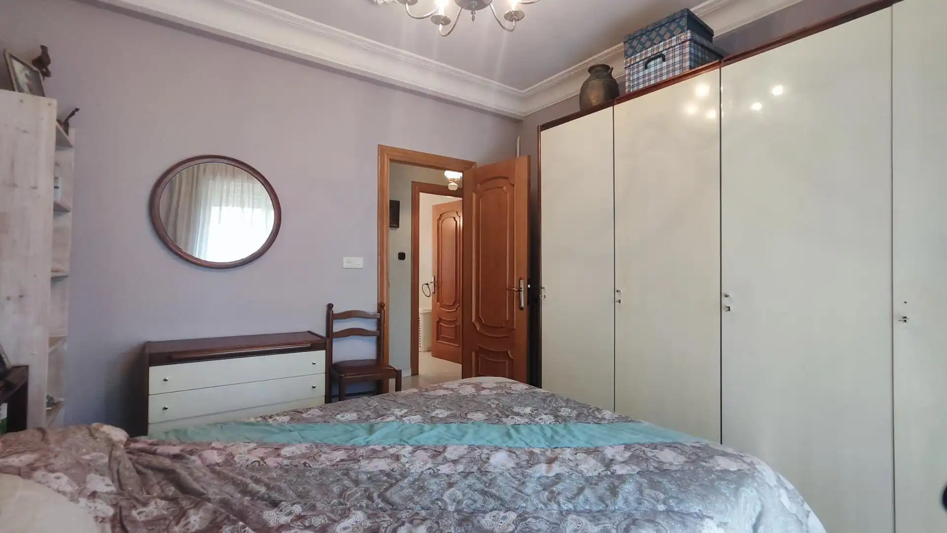 Habitación de Casa o chalet en venta en León Capital  con Calefacción y Terraza