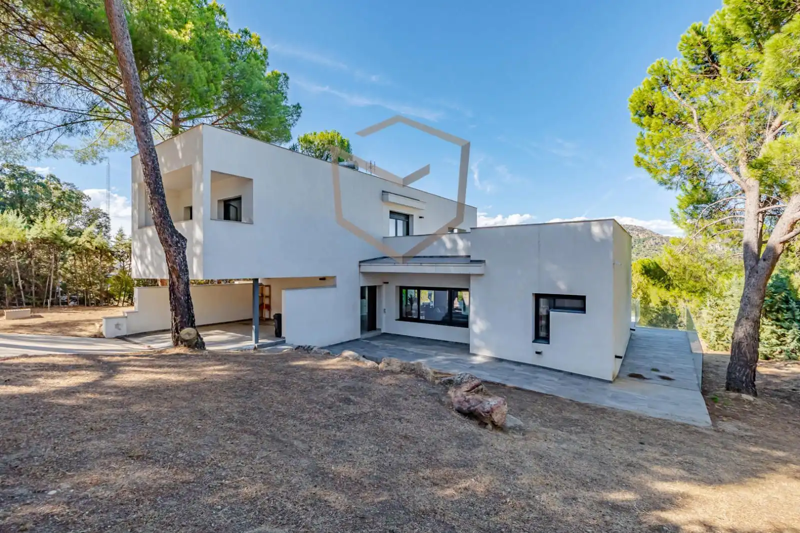 Vista exterior de Casa o xalet en venda en San Martín de Valdeiglesias amb Calefacció, Terrassa i Traster