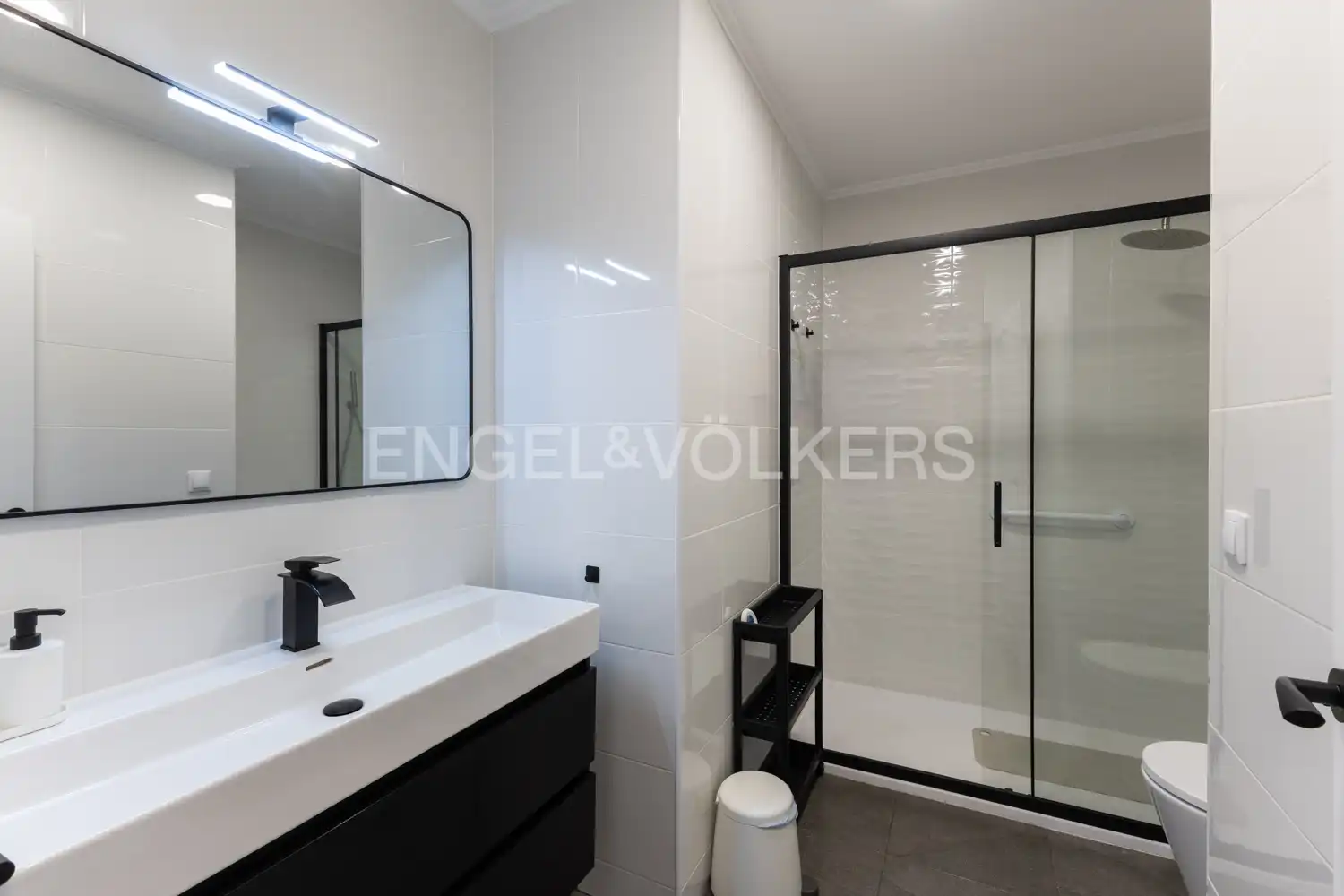 Baño de Casa o chalet de alquiler en Serra con Calefacción, Jardín privado y Parquet