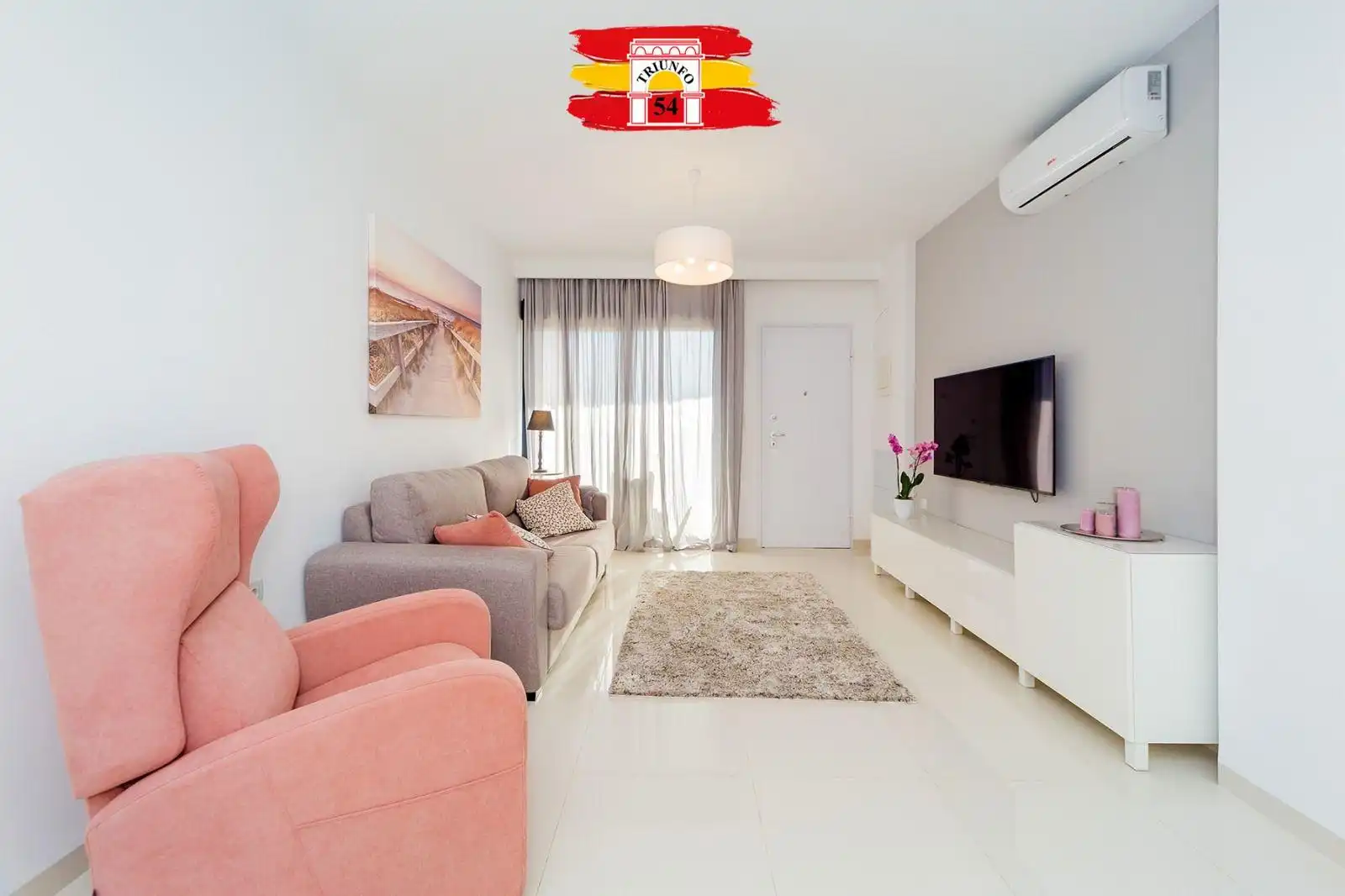 Sala d'estar de Casa o xalet en venda en Pilar de la Horadada amb Aire condicionat, Moblat i Piscina comunitària