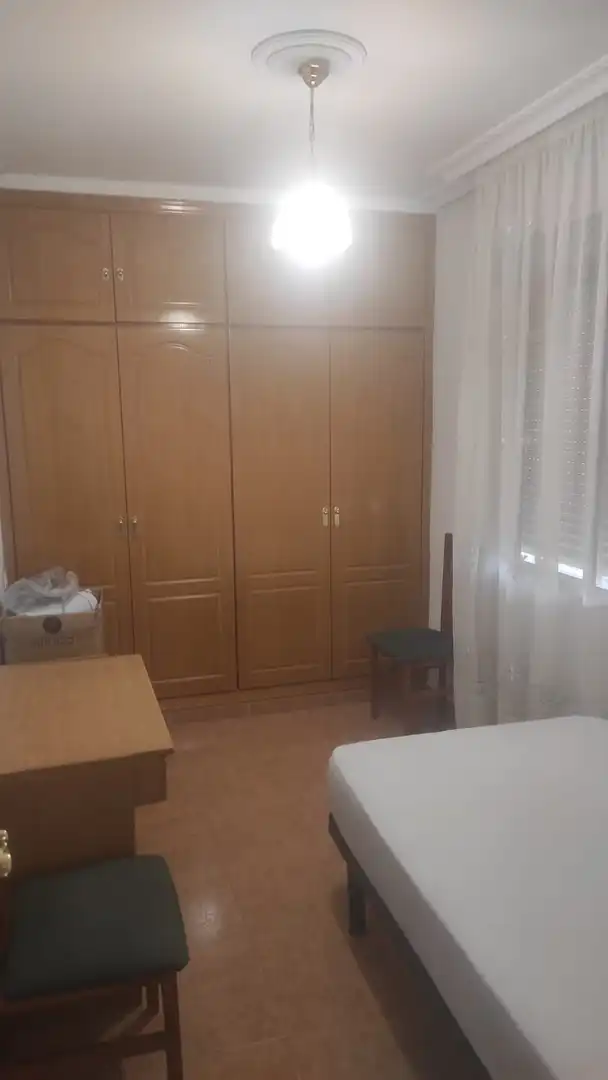 Habitación de Apartamento de alquiler en Cáceres con Aire acondicionado, Calefacción y Amueblado