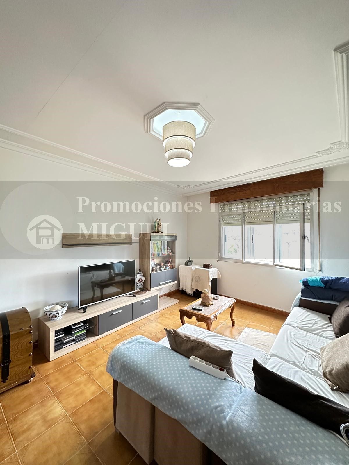 Sala d'estar de Pis en venda en Verín amb Traster i Moblat