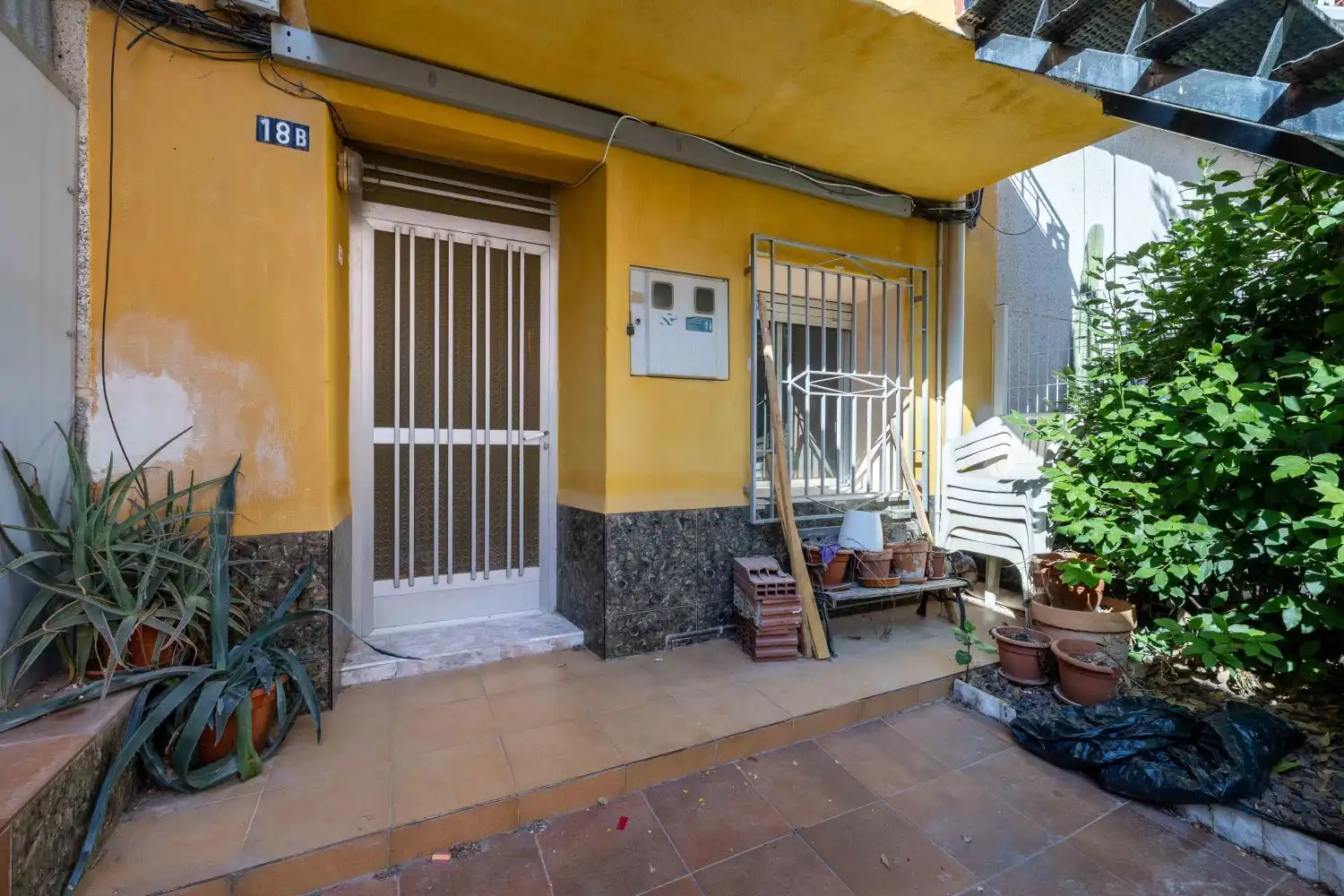 Vista exterior de Casa o xalet en venda en Murcia amb Terrassa