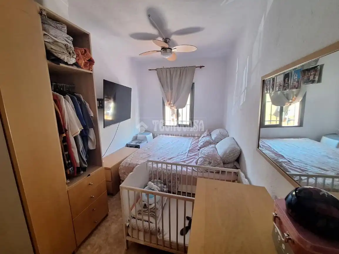 Bedroom of Flat for sale in Sevilla