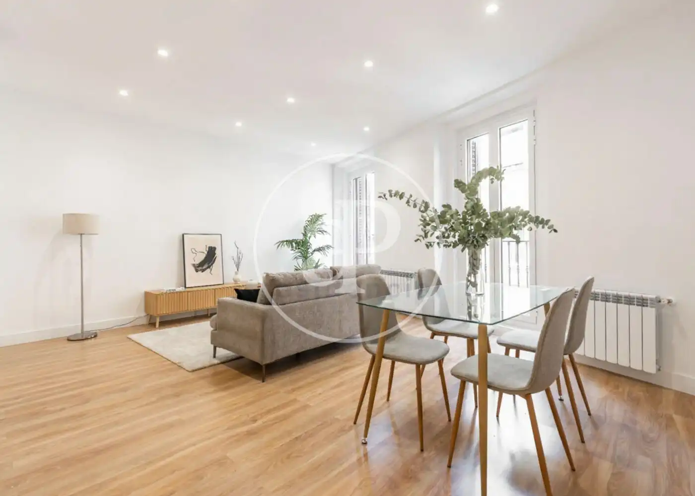 Living room of Flat for sale in Madrid  with Air Conditioner, Heating and Balcony