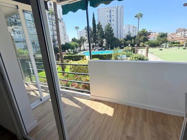 Pis amb piscina en venda a Solymar