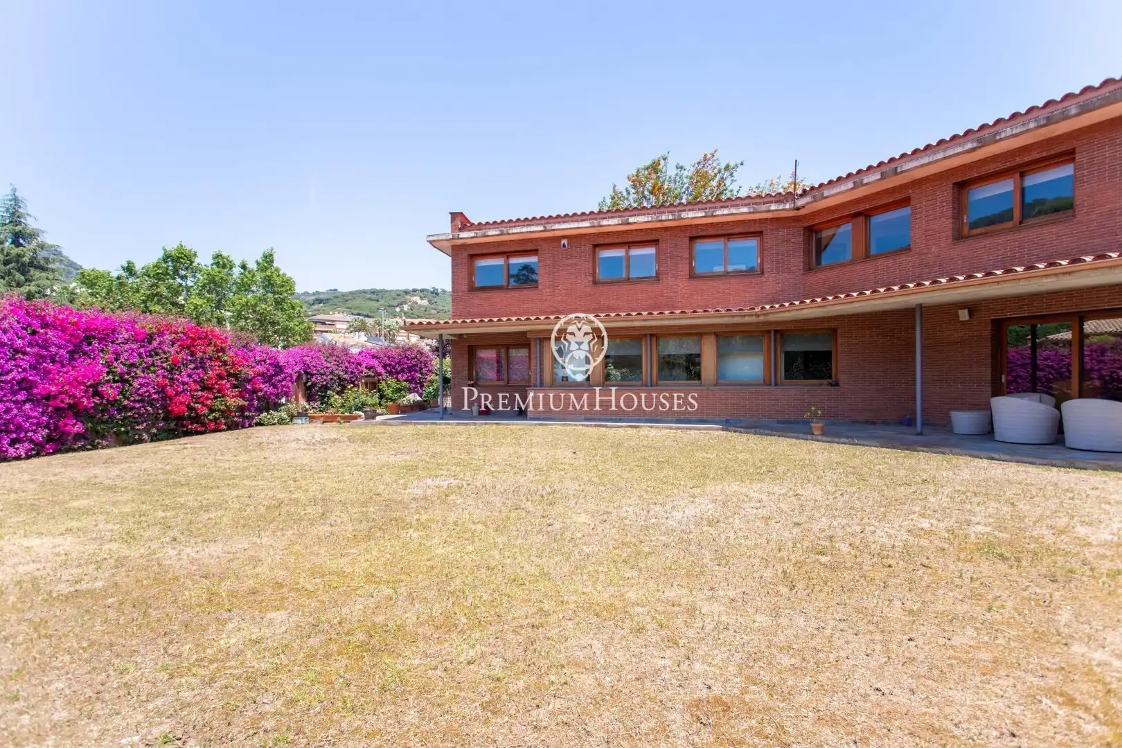 Außenansicht von Haus oder Chalet zum Verkauf in Cabrera de Mar mit Klimaanlage, Heizung und Privatgarten
