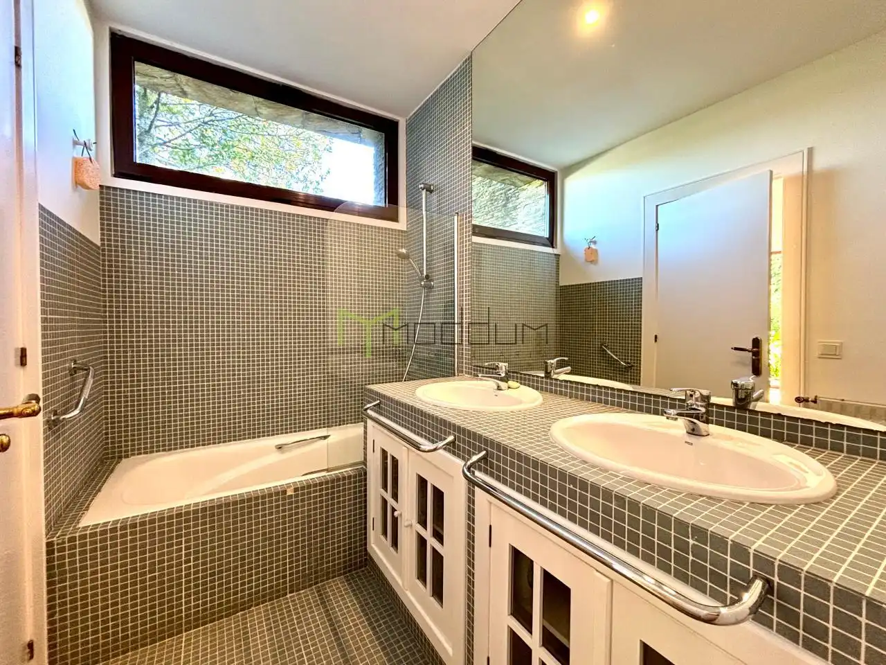 Badezimmer von Haus oder Chalet zum Verkauf in Ames mit Heizung, Privatgarten und Terrasse