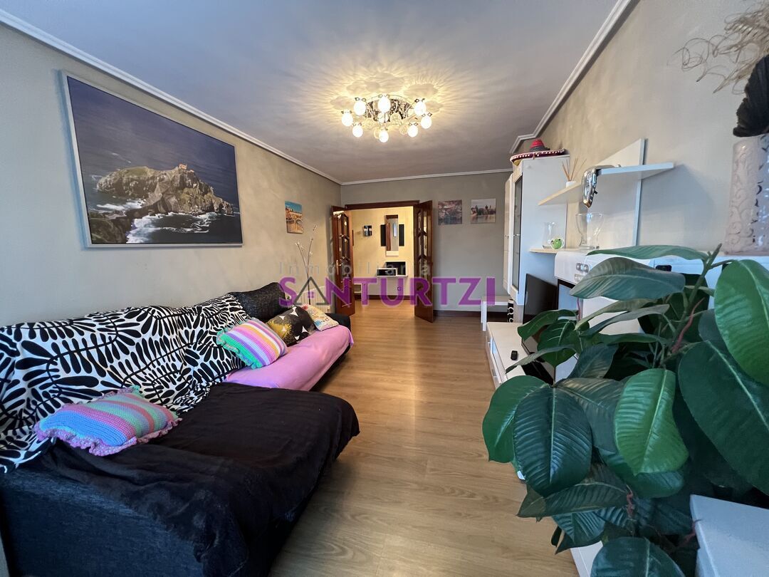 Living room of Flat for rent in Barakaldo   with Heating and Balcony