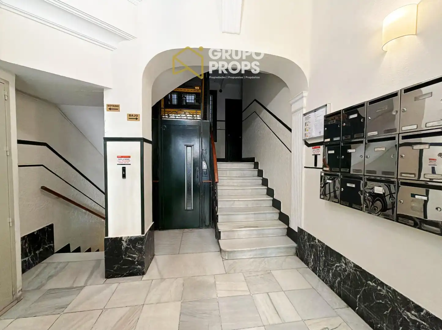 Wohnung zum Verkauf in Madrid mit Klimaanlage und Heizung