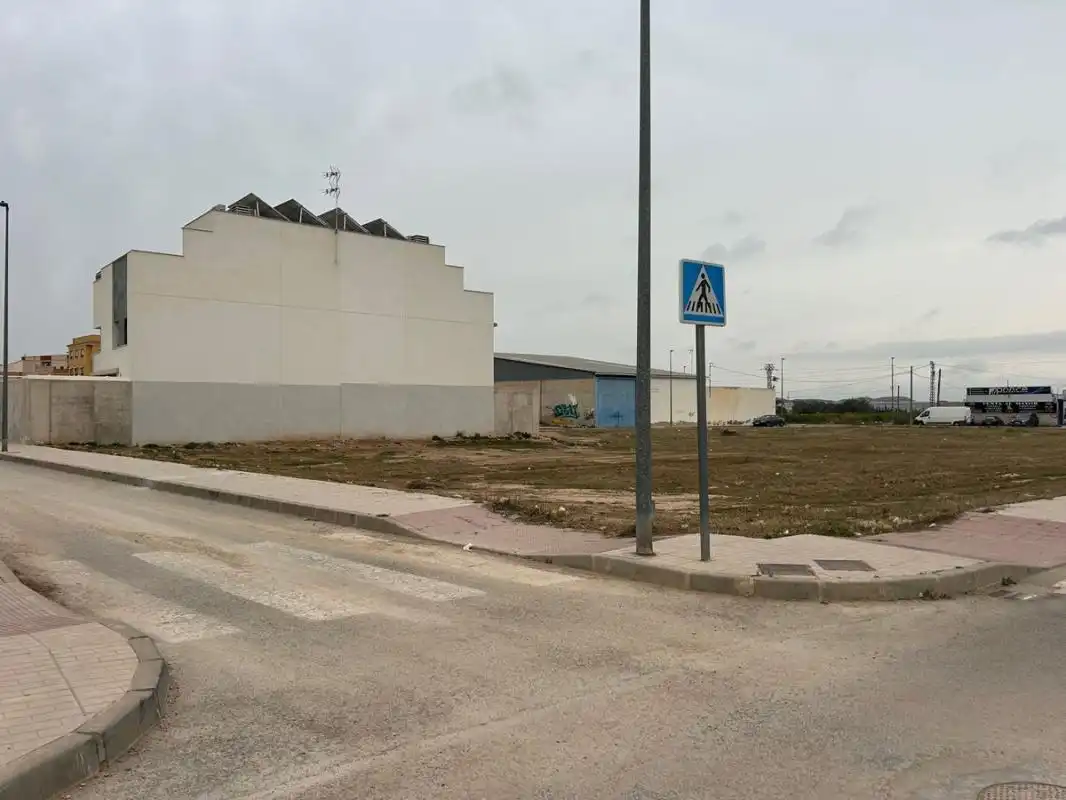 Wohnbaugrundstück zum Verkauf in C. Reyes Católicos, imagen 5