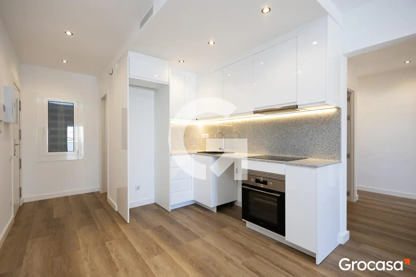 Kitchen of Flat for sale in Sant Vicenç Dels Horts  with Air Conditioner, Heating and Oven