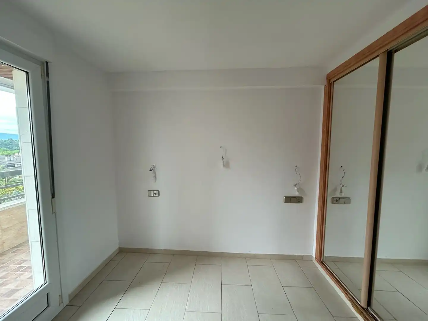 Baño de Piso en venta en Laredo con Calefacción y Terraza