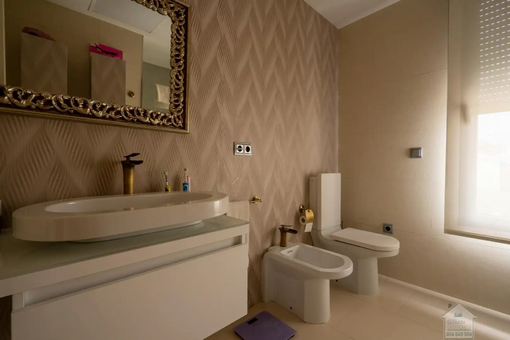 Bathroom of Houses for rent in Dos Hermanas  with Air Conditioner, Heating and Swimming Pool