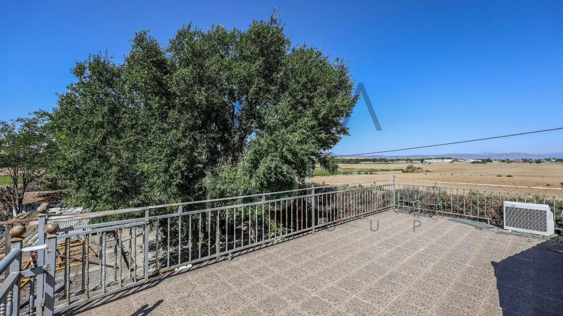 Terrassa de Casa o xalet en venda en Talamanca de Jarama amb Jardí privat, Terrassa i Piscina
