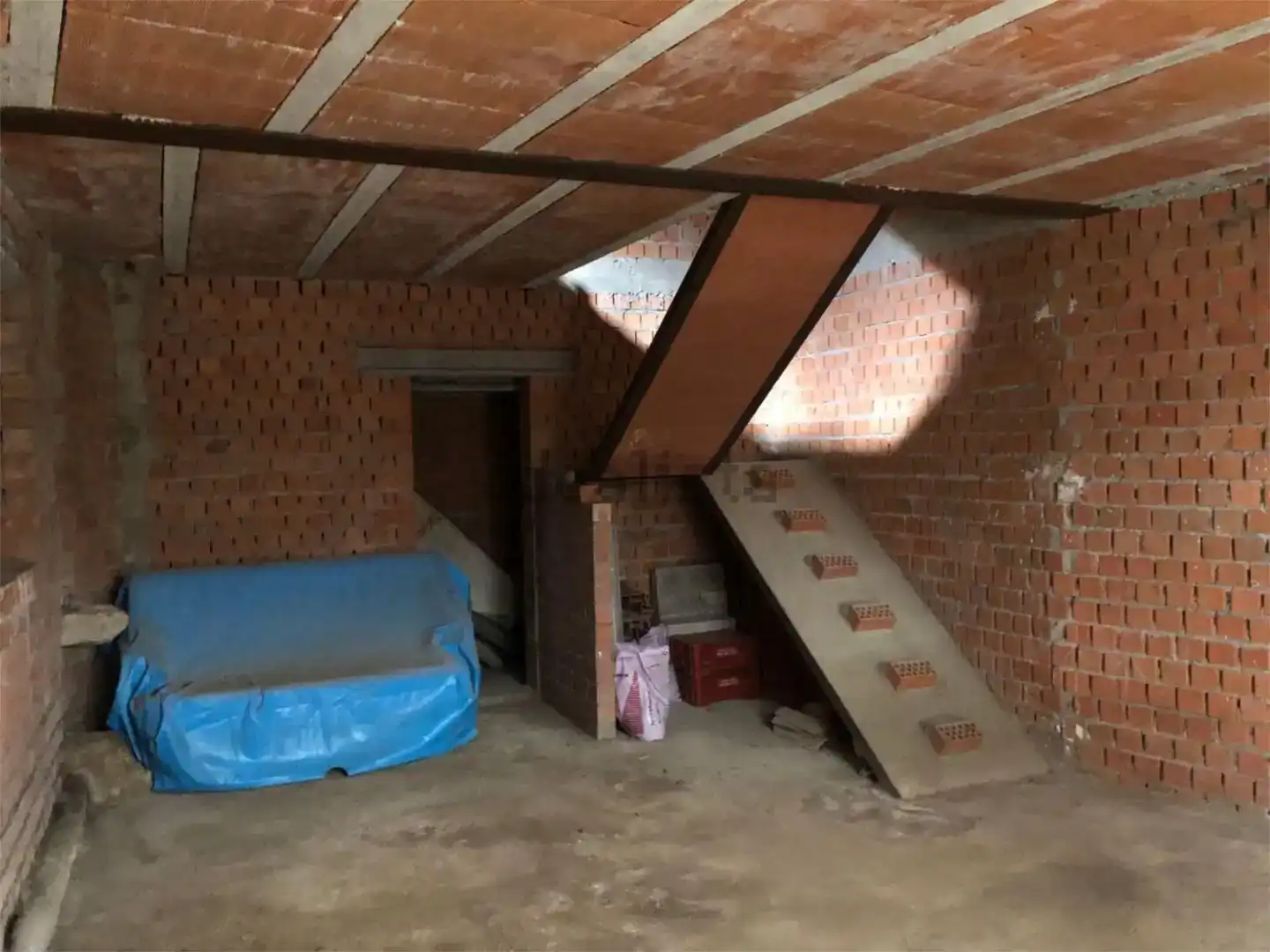 Casa adosada en venda en Piornal amb Balcó