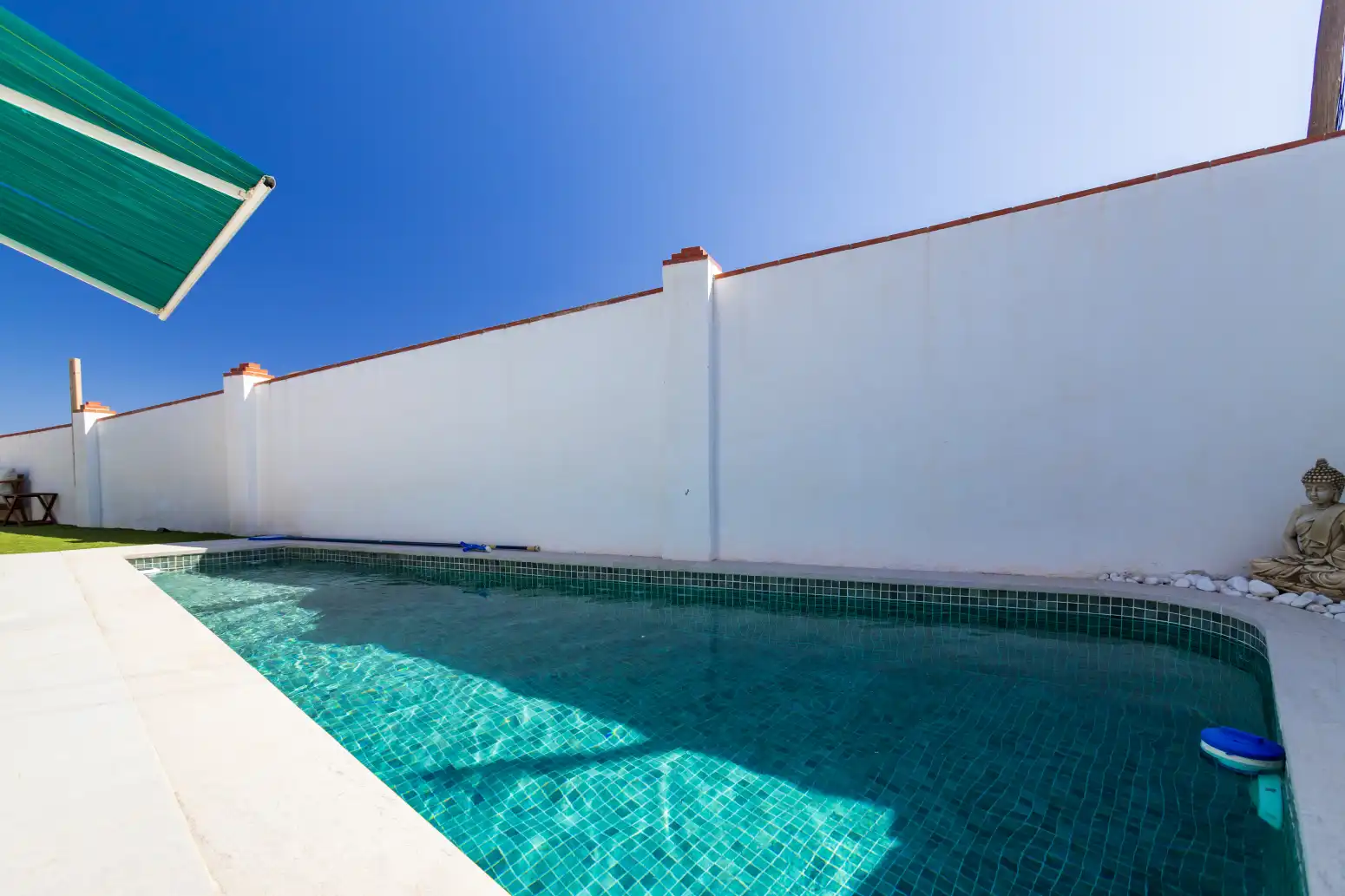 Casa amb piscina en venda a CL COLOMBIA