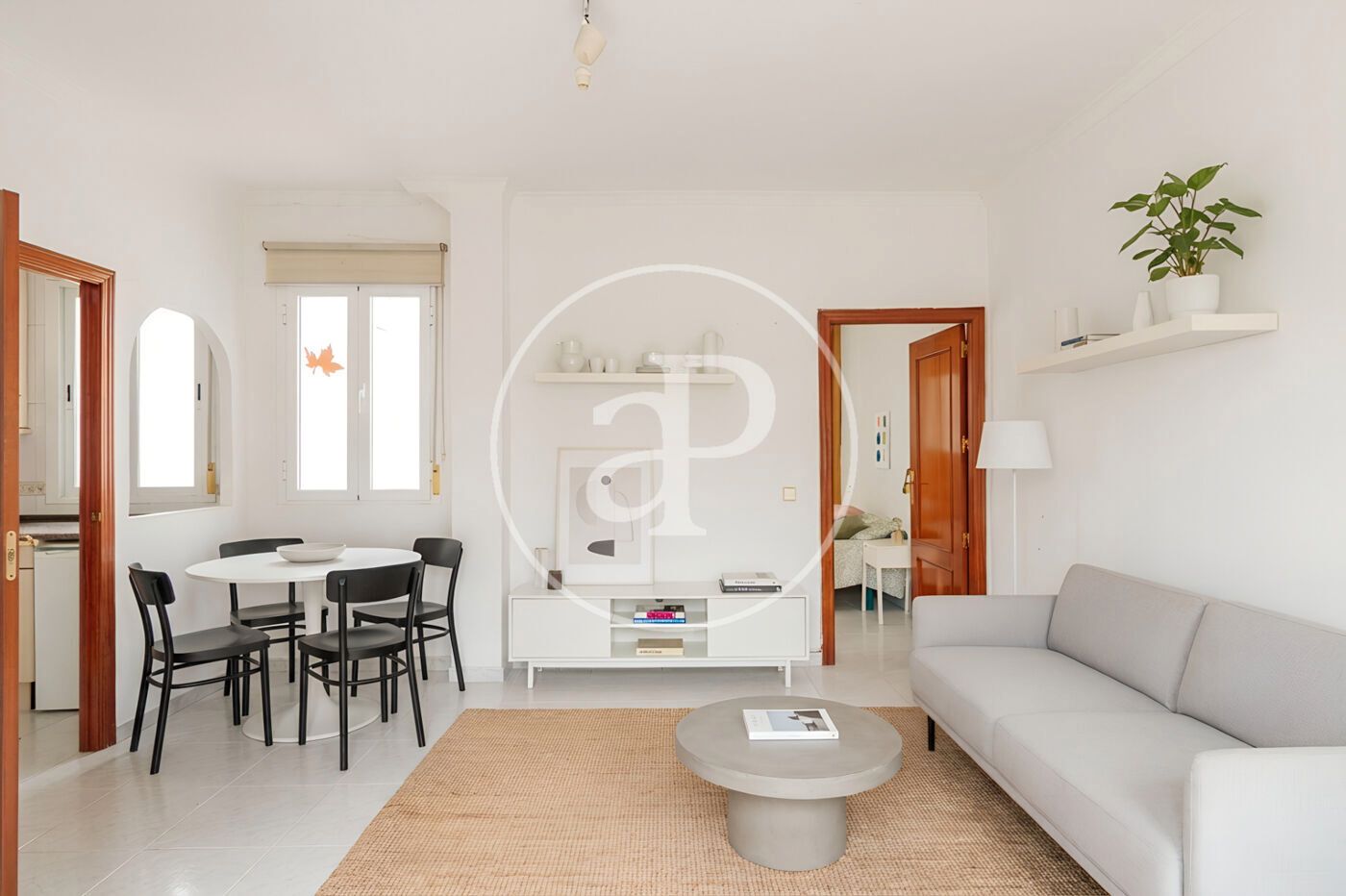 Living room of Flat for sale in  Madrid Capital  with Heating, Terrace and Furnished