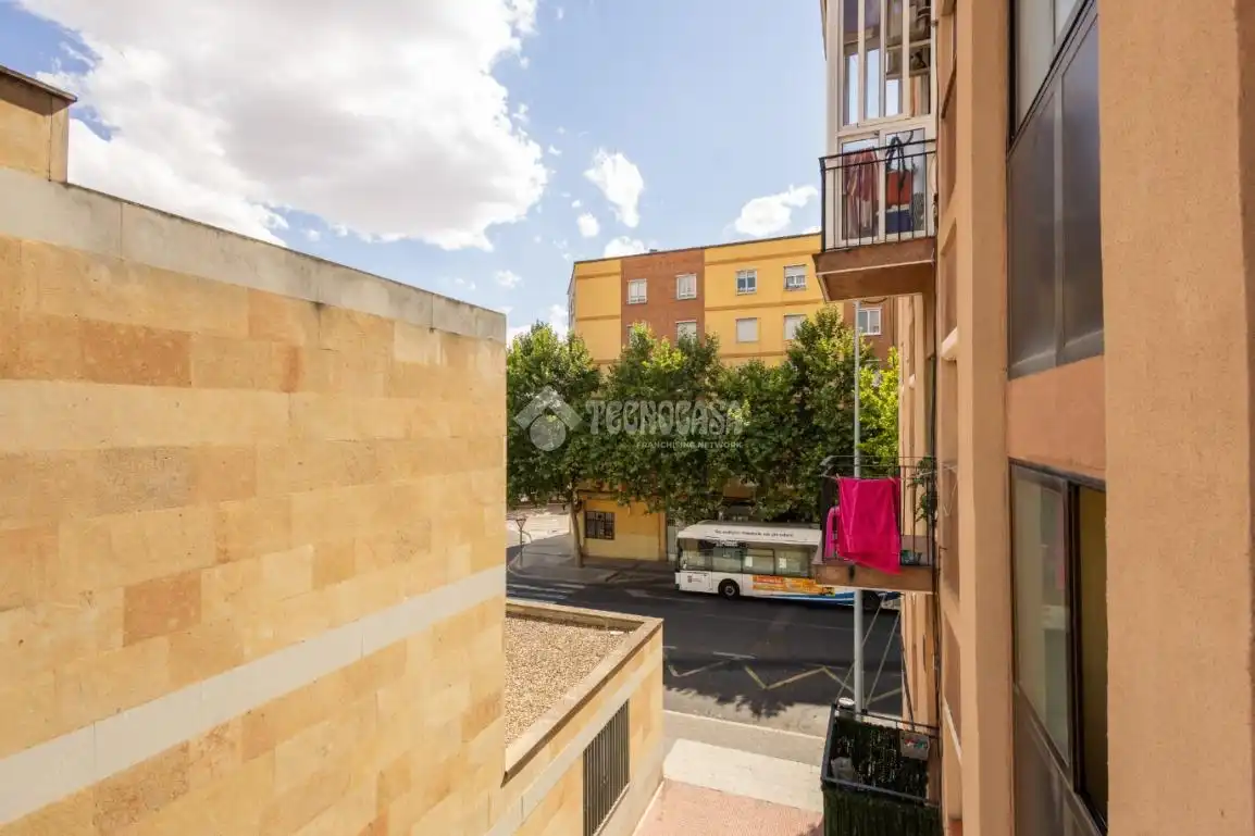 Vista exterior de Piso en venta en Salamanca con Trastero y Balcón