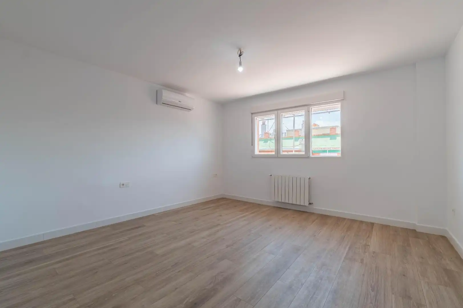 Ático en venta en Granada con Aire acondicionado, Calefacción y Terraza