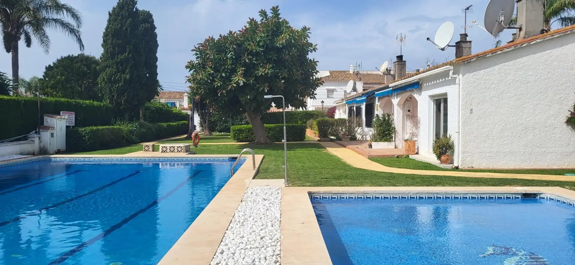 Jardín de Casa adosada en venta en Marbella con Piscina comunitaria