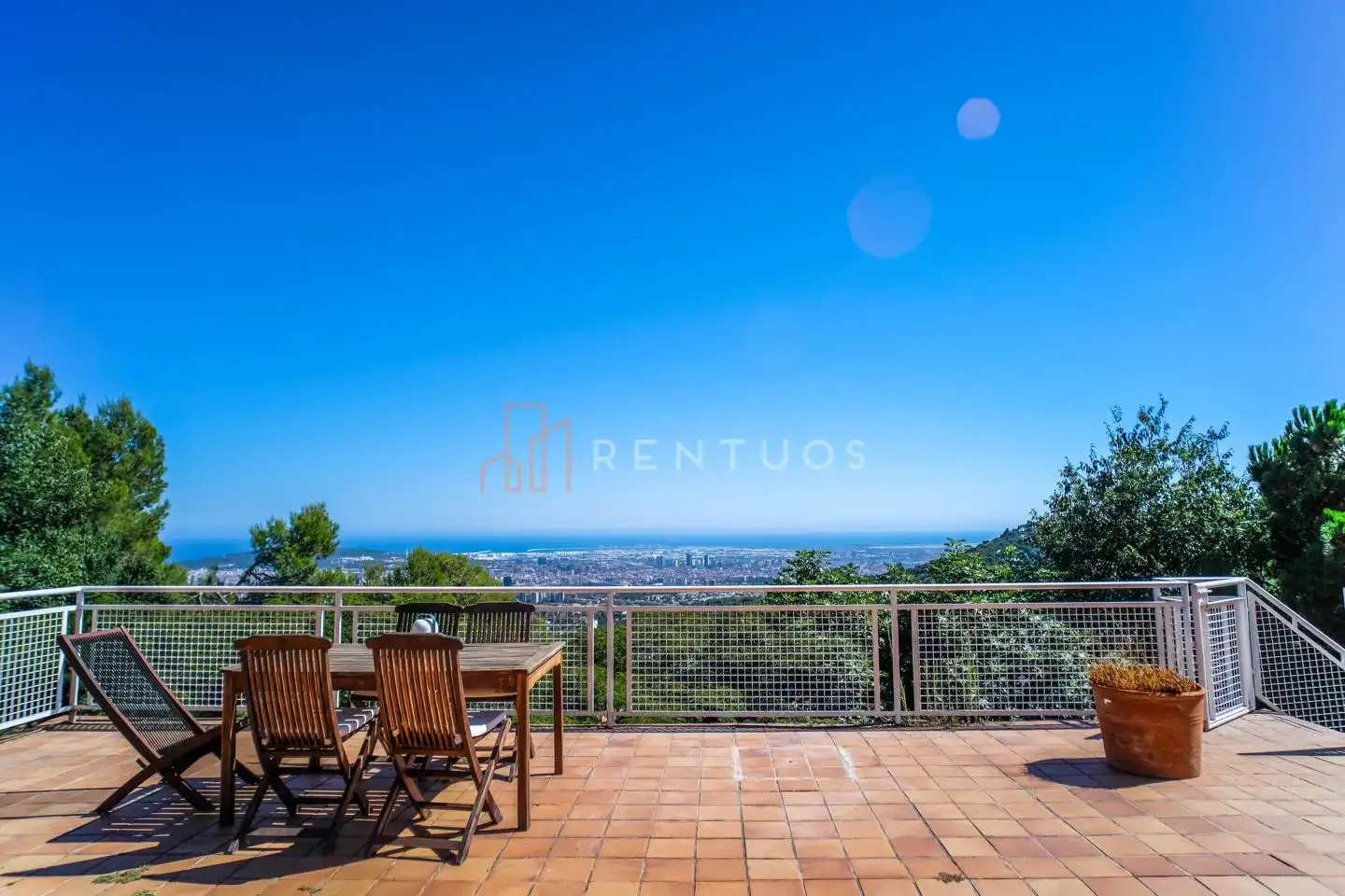 Casa con piscina en venta en Carrer de les Alberes, imagen 3