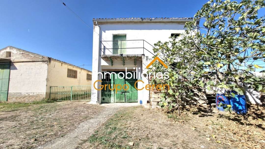 Vista exterior de Casa o xalet en venda en Santo Domingo de la Calzada amb Calefacció, Jardí privat i Traster