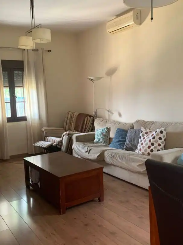 Sala d'estar de Casa o xalet en venda en Hinojos amb Aire condicionat, Calefacció i Jardí privat