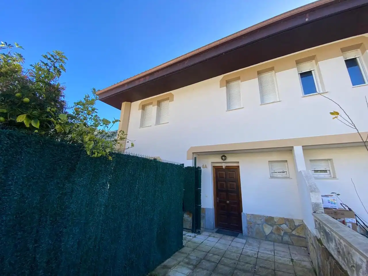Vista exterior de Casa o chalet de alquiler en Castro-Urdiales con Calefacción y Jardín privado