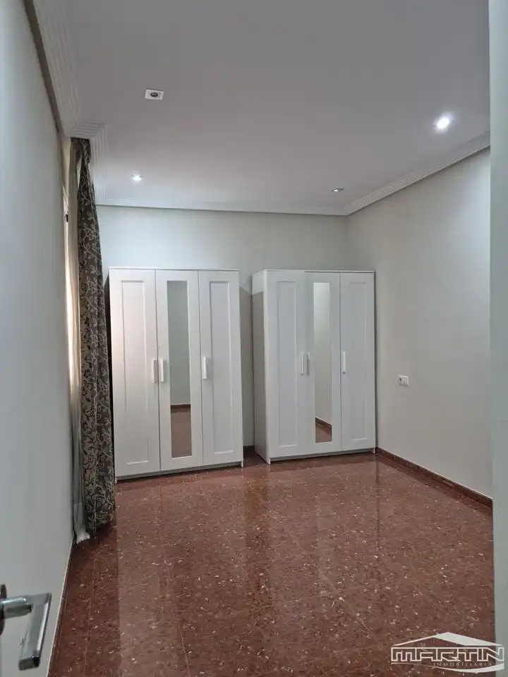 Habitación de Planta baja en venta en Lucena con Aire acondicionado, Terraza y Trastero