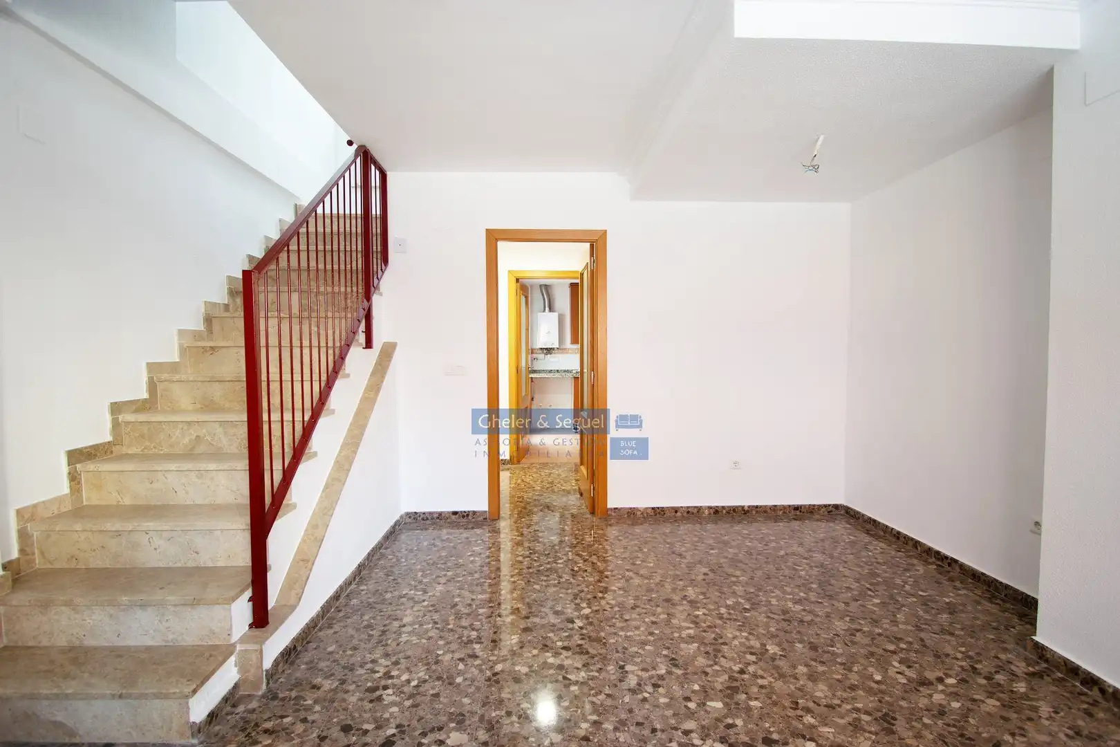 Casa adosada en venta en Sagunto / Sagunt con Terraza y Balcón