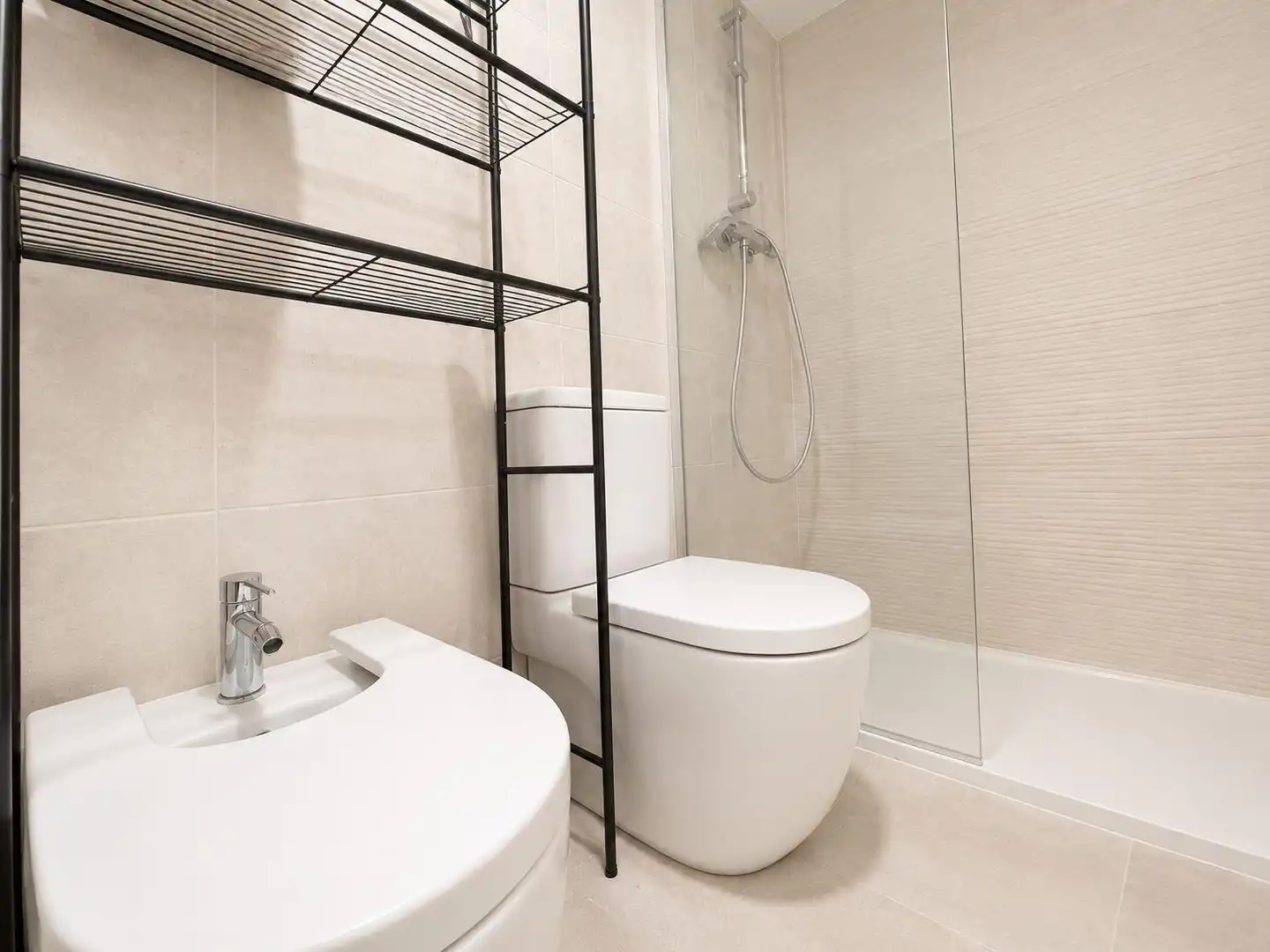 Badezimmer von Wohnung zur Miete in Valencia mit Klimaanlage, Heizung und Möbliert