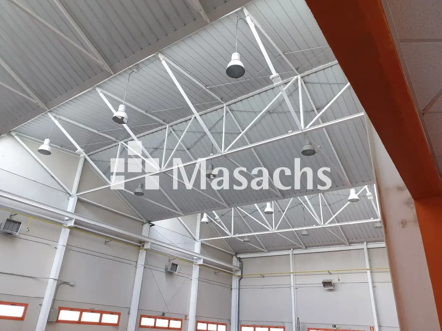 Vista exterior de Nave industrial en venta en San Sebastián de los Reyes