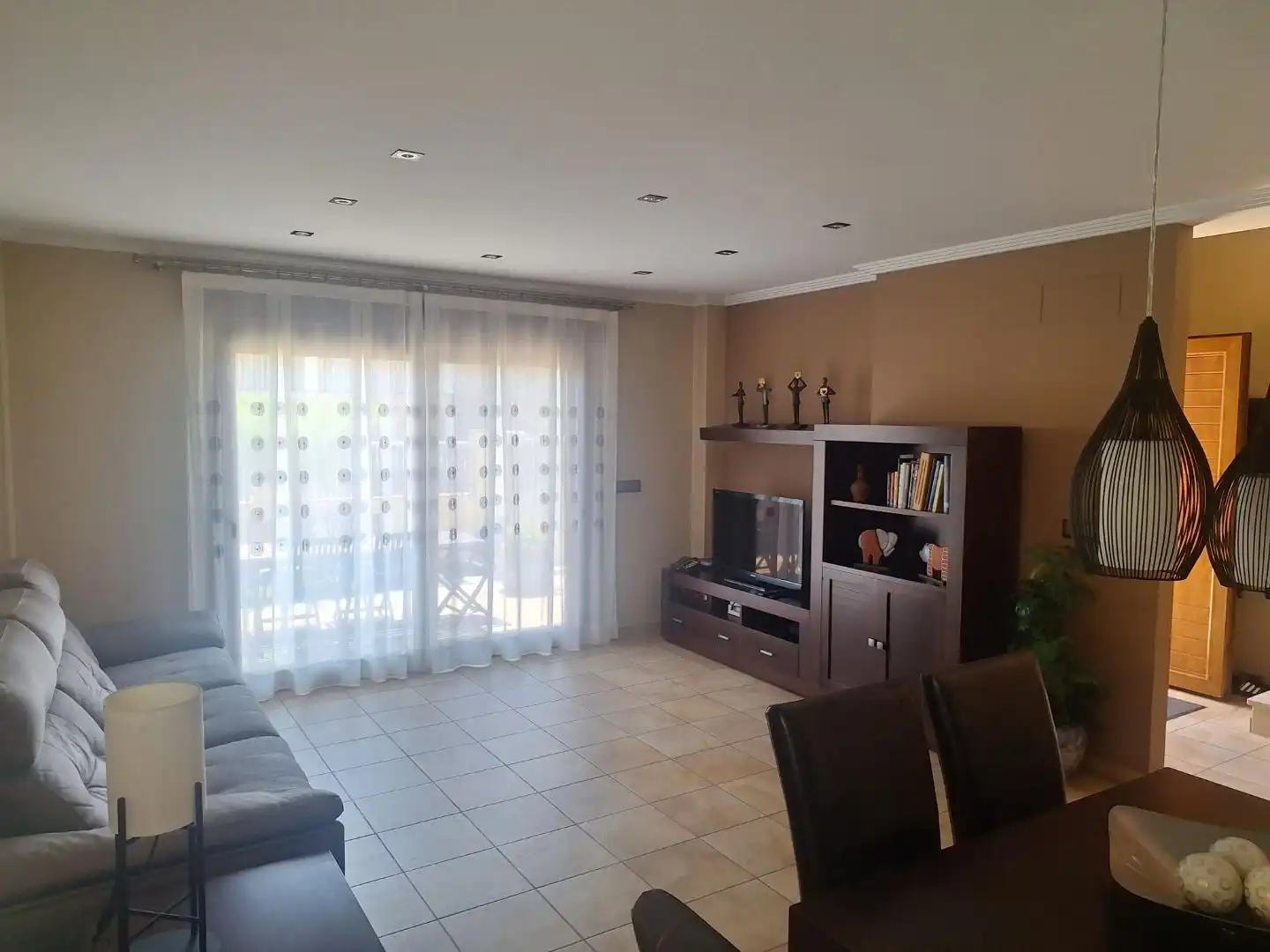 Sala d'estar de Casa o xalet en venda en Oliva amb Aire condicionat, Terrassa i Piscina