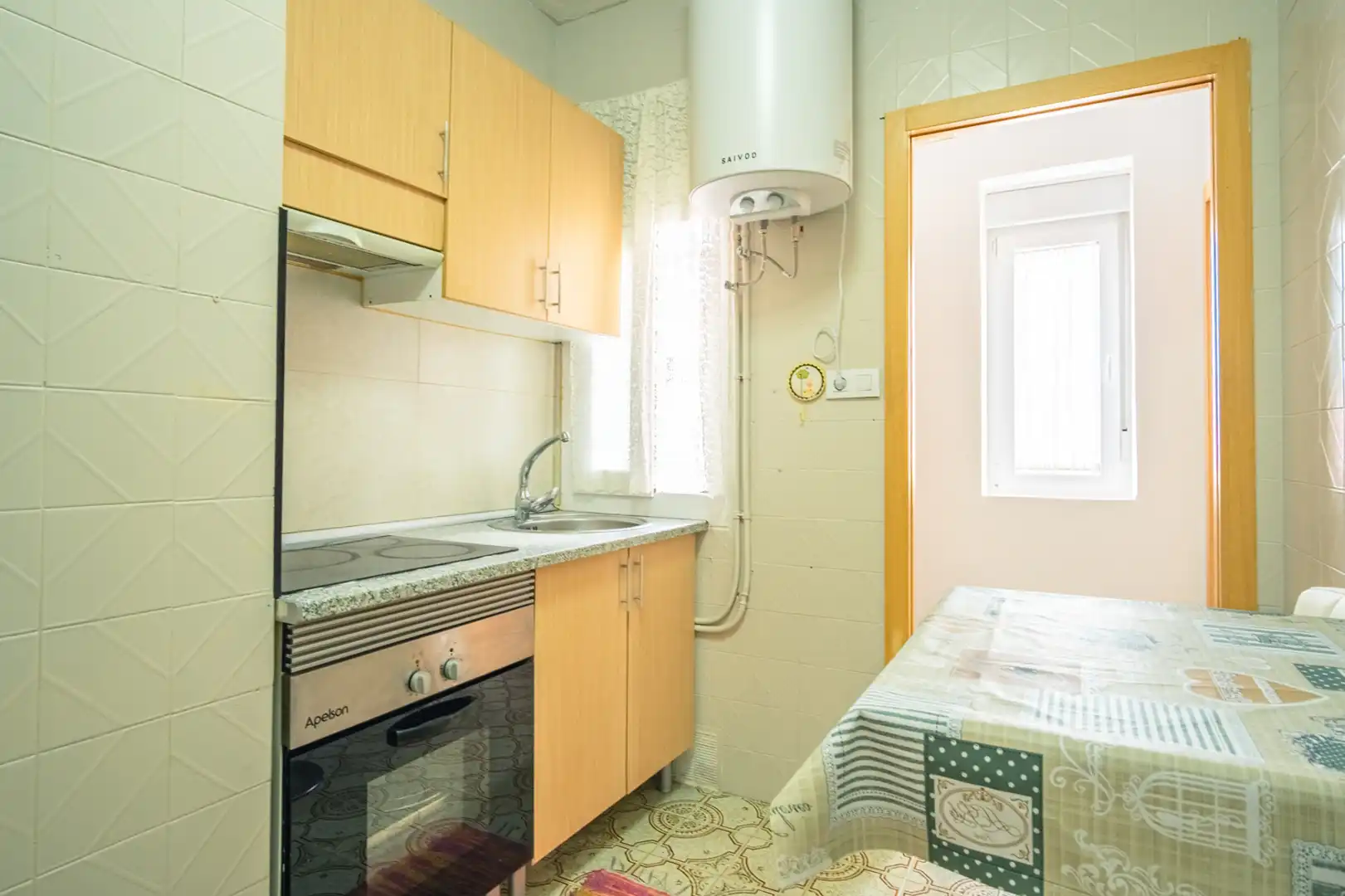 Cocina de Piso en venta en Vigo  con Amueblado, Horno y Lavadora