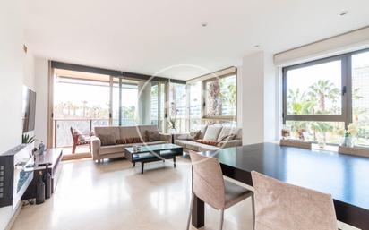 Living room of Flat for sale in  Barcelona Capital  with Air Conditioner, Terrace and Balcony