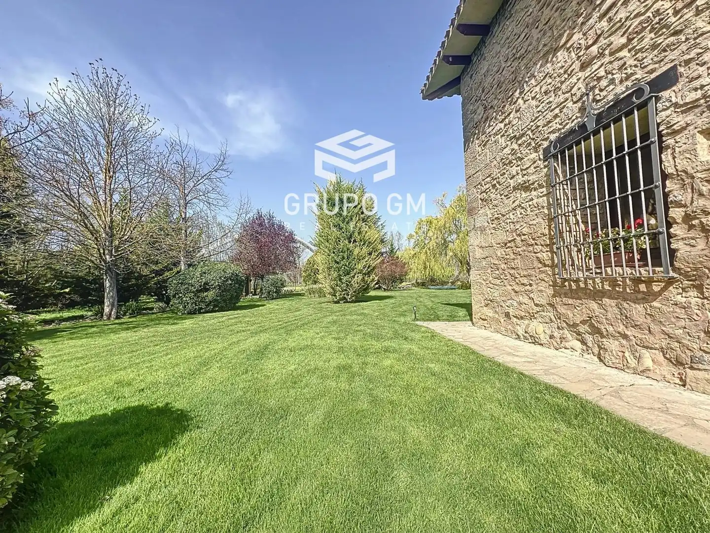 Garden of Houses for sale in  Logroño  with Terrace, Storage room and Swimming Pool