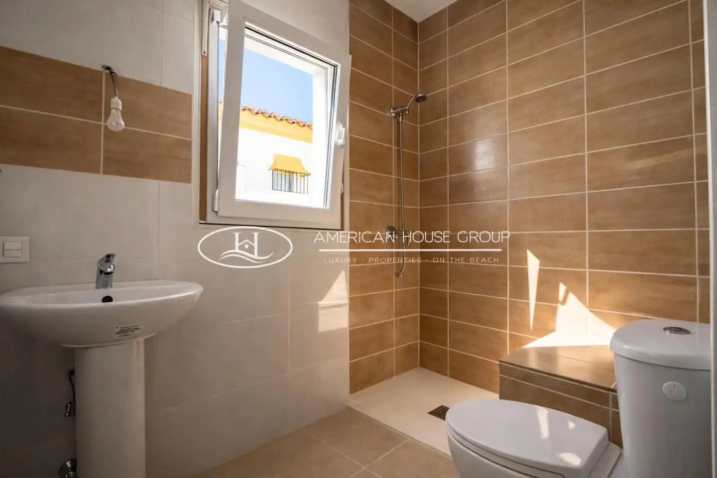 Bathroom of Houses for sale in Chiclana de la Frontera  with Private garden