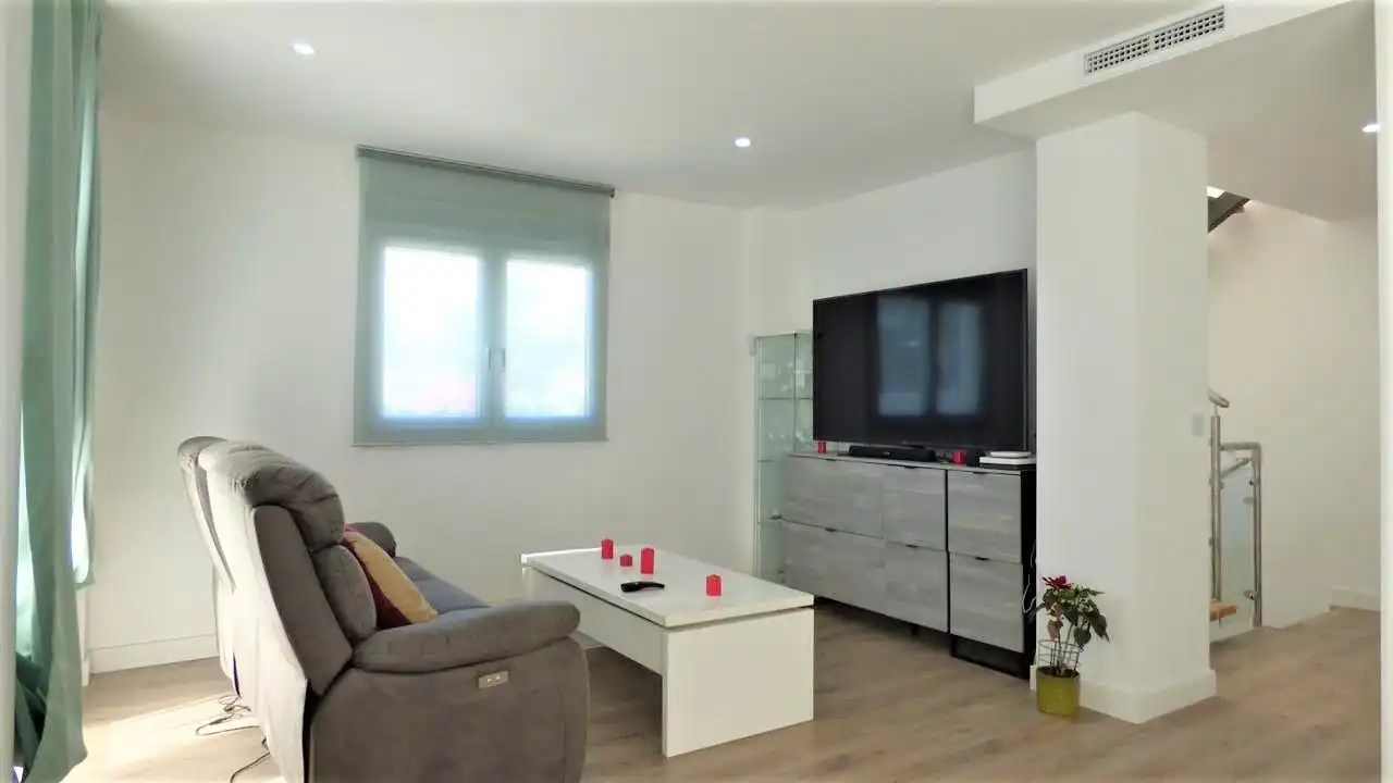 Sala de estar de Casa o chalet en venta en La Nucia con Aire acondicionado, Terraza y Piscina