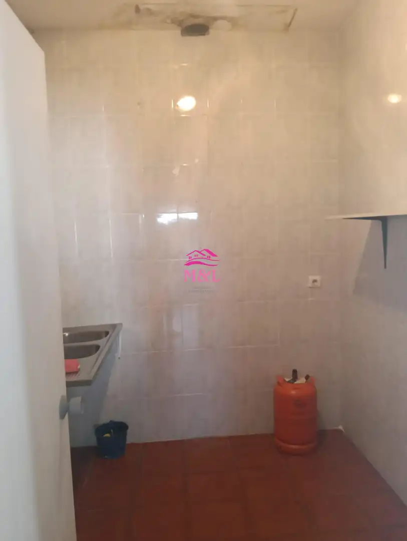 Badezimmer von Geschaftsraum zum Verkauf in Don Álvaro mit Terrasse