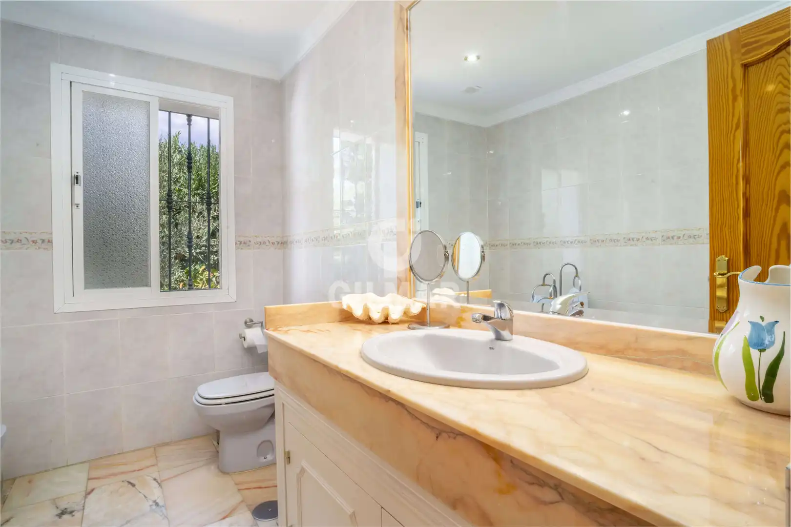 Bany de Casa o xalet en venda en Estepona amb Jardí privat i Piscina