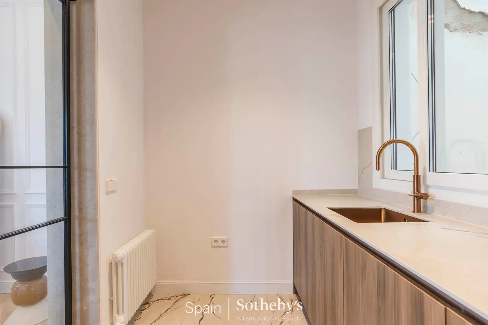 Kitchen of Apartments for sale in Madrid  with Air Conditioner and Heating